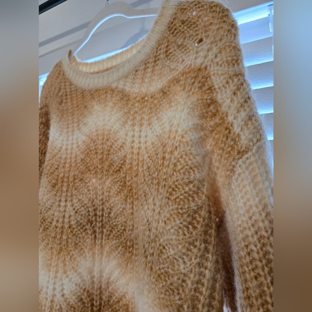 Caslon Size M Caramel and Cream Zig Zag Sweater